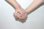 デートで付き合う前に手をつなぐのはあり？自然に手を繋ぐ5つの方法まとめ